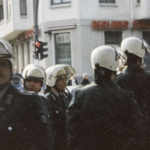 Frühjahr 1990: Volkspolizei an der Kreuzung Ecke Schönhauser.
